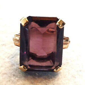 Bold Vintage 10K Solid Yellow Gold Emerald Cut Amethyst Retro Cocktail Ring